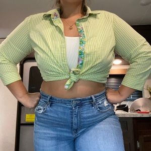 Green floral button up🍀